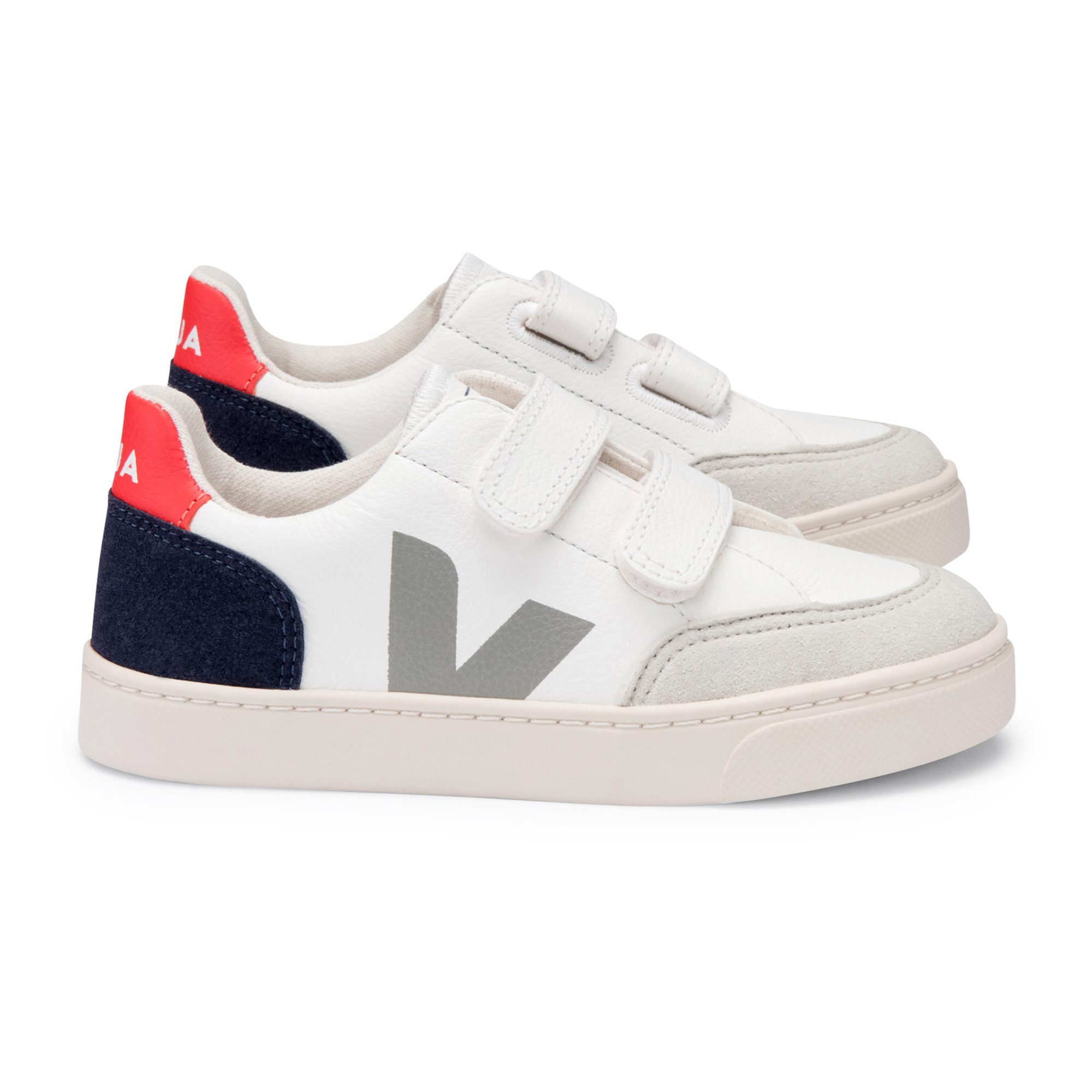 baskets-scratchs-v-12-cuir-gris-veja