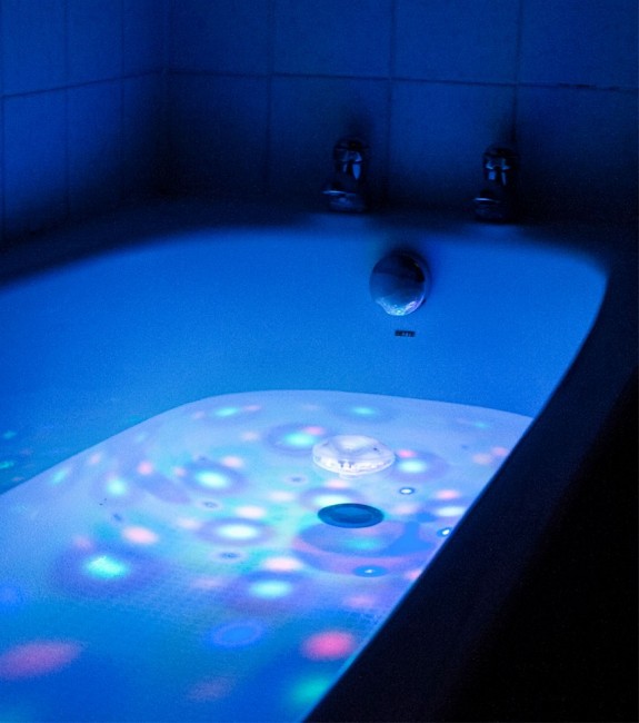 lumiere-de-bain-disco-lavant-gardiste