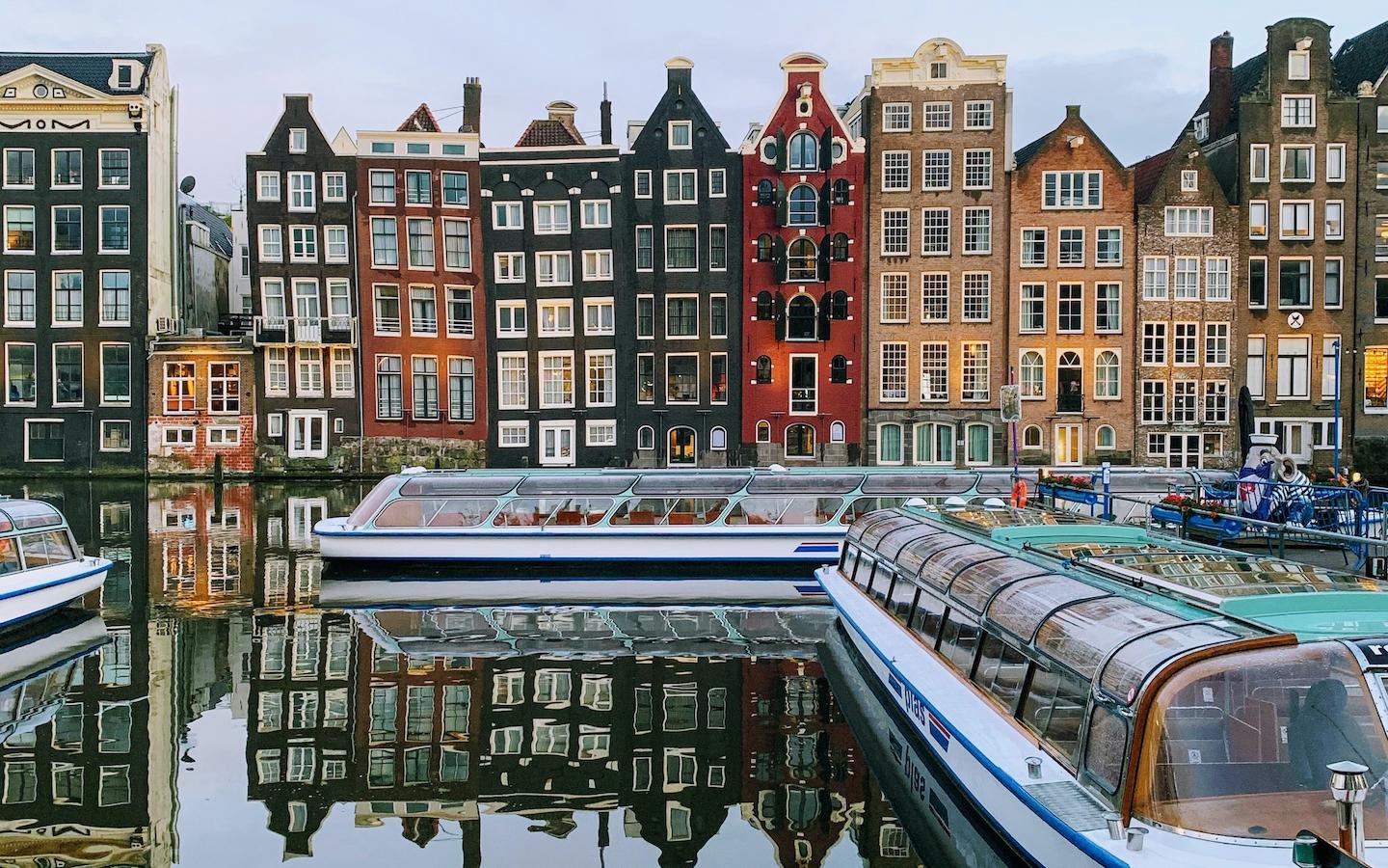 Amsterdam, Pays-Bas. Photo de Rifad Lafir sur Unsplash