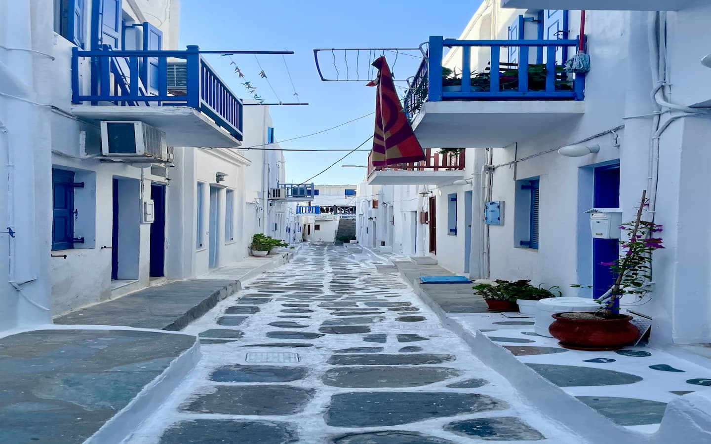 Santorin, Grèce. Photo de Eryka Ragna sur Unsplash