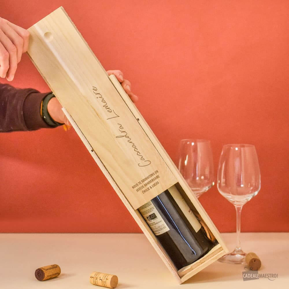 coffret-en-bois-personnaliser-avec-sa-bouteille-de-vin