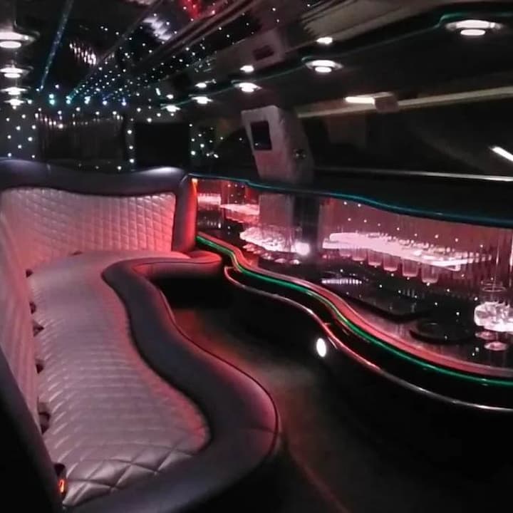 EVJF Paris - Balade en limousine