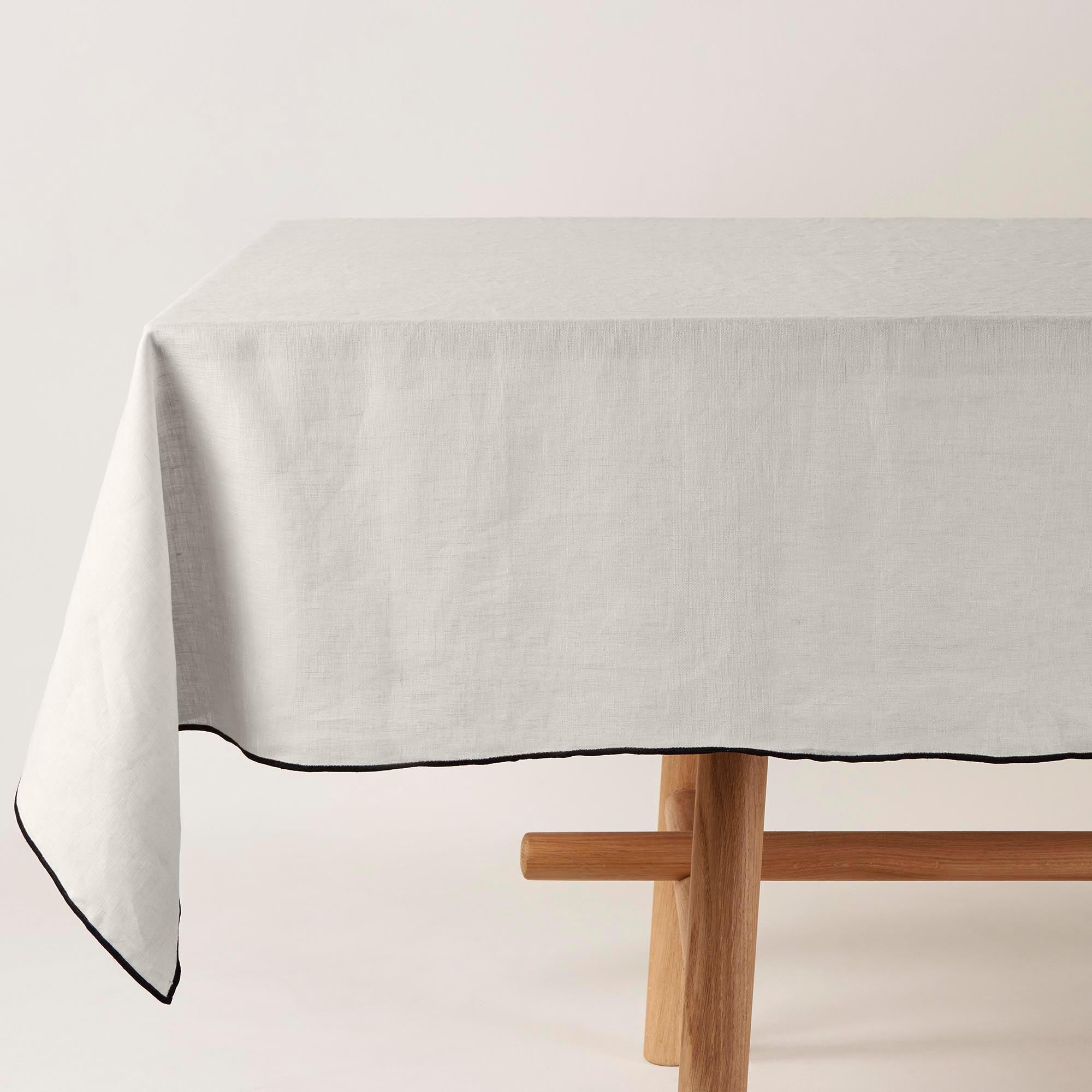 nappe-rectangulaire-carlina-calcaire-et-bourdon-noir