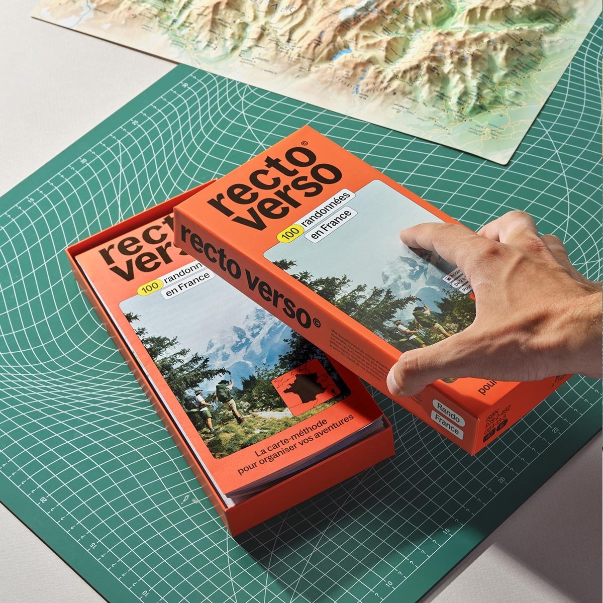 100-randonnes-en-france-coffret-recto-verso