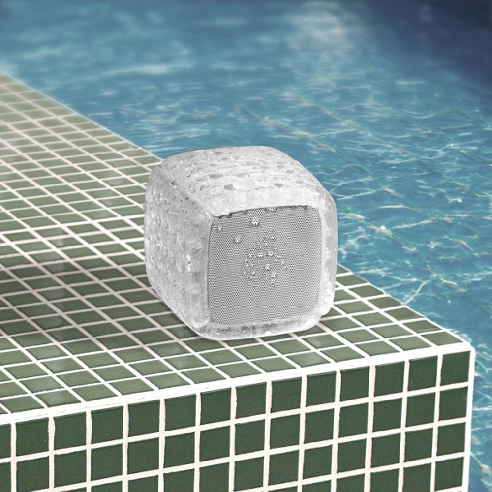 enceinte-flottante-et-lumineuse-rsistante-leau-cadomaestro